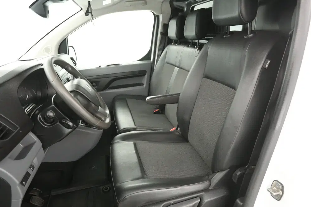 Peugeot Expert BlueHDI L3H1 uit 2020, foto 9