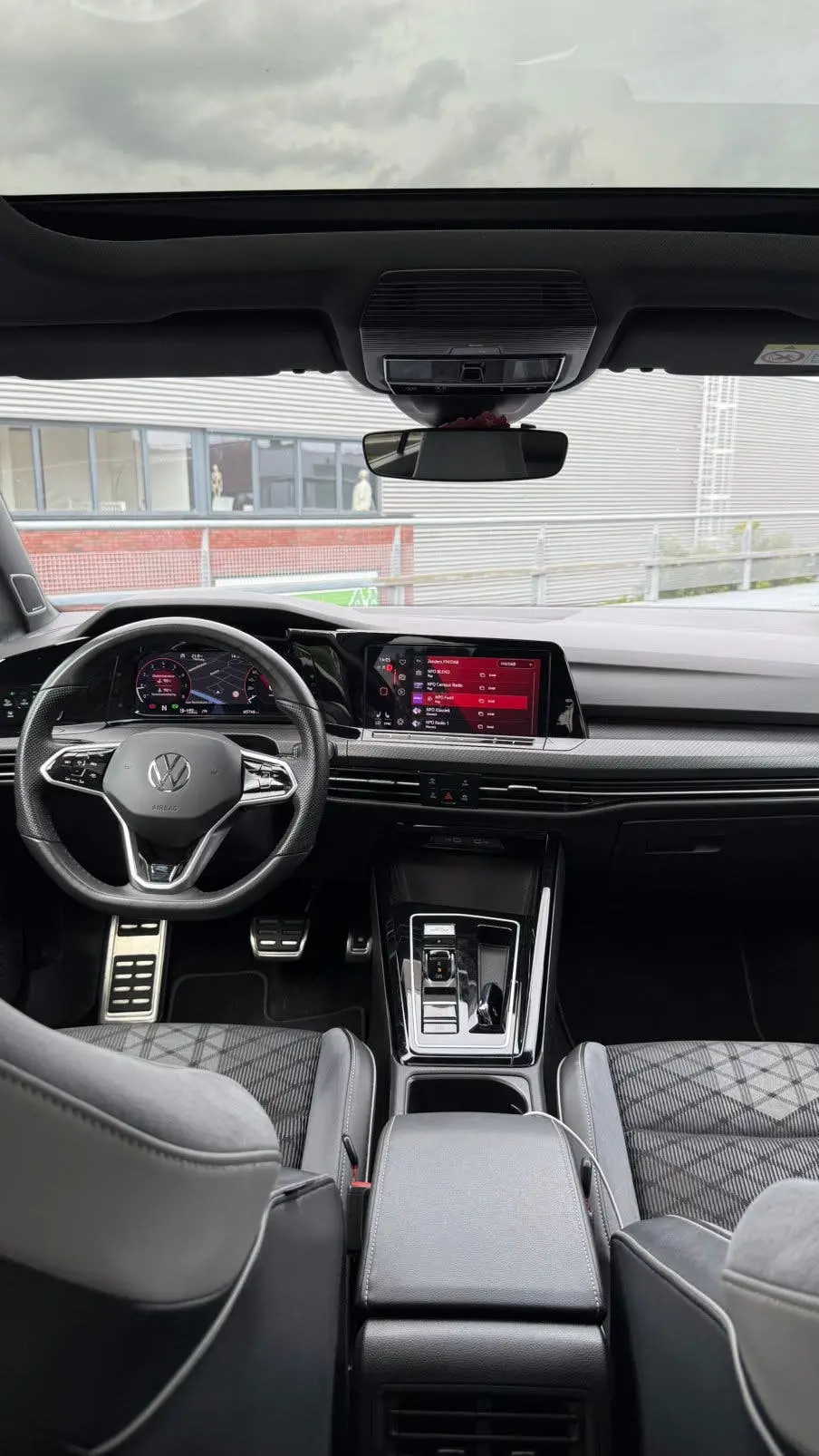 Volkswagen Golf 2.0 TSI 2024 190PK RLINE/PANO/KEYLESS/HUD/HK uit 2024, foto 12