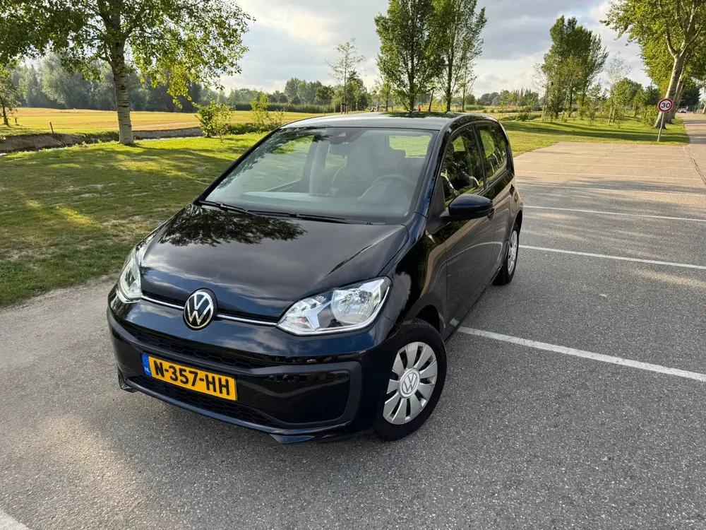 Volkswagen Up! 1.0 65PK 5D 2021 Zwart uit 2021