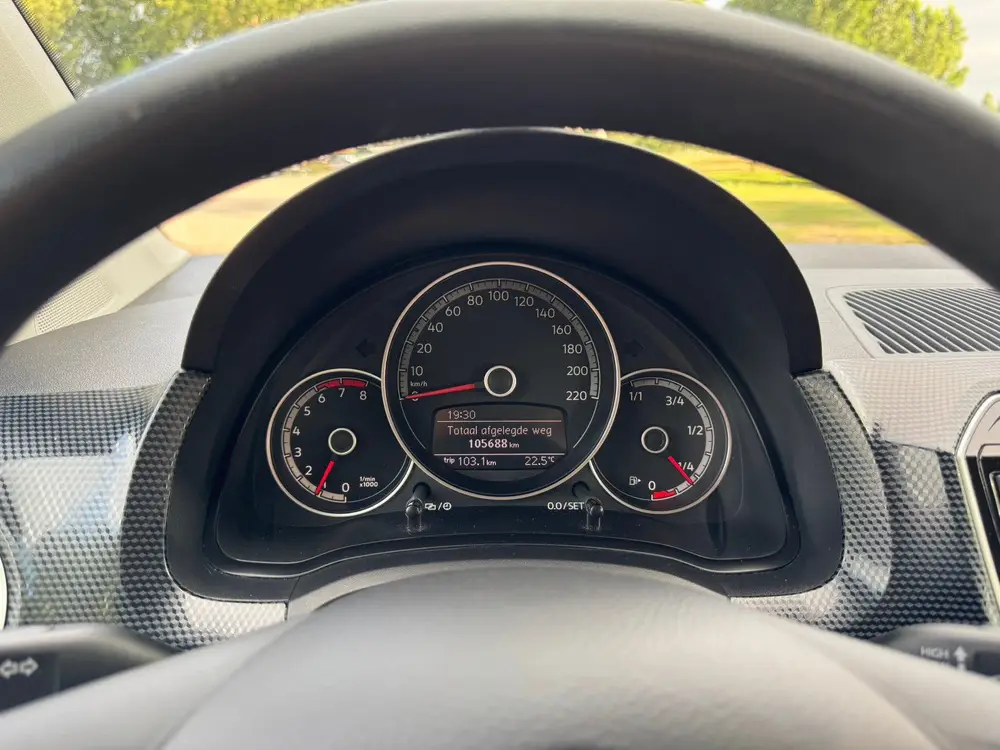 Volkswagen Up! 1.0 65PK 5D 2021 Zwart uit 2021, foto 11