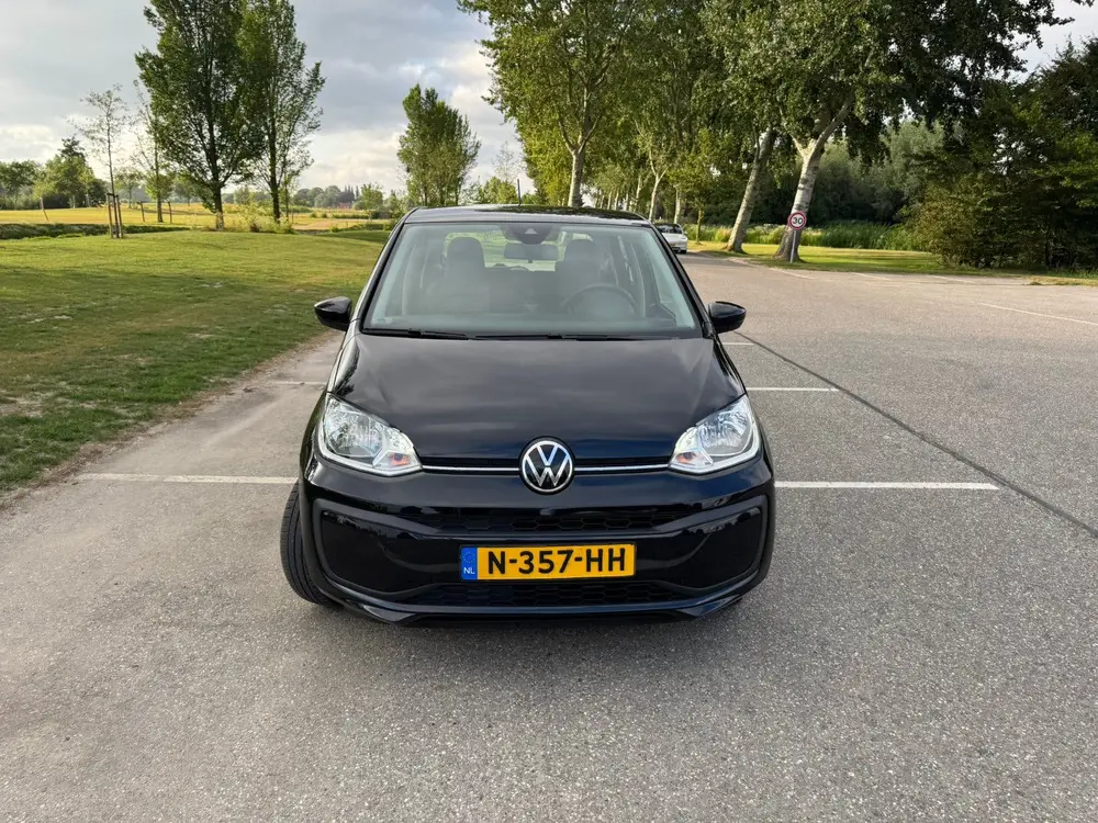Volkswagen Up! 1.0 65PK 5D 2021 Zwart uit 2021, foto 14