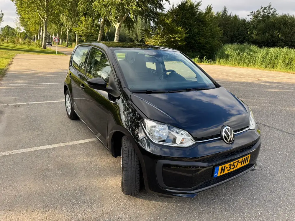 Volkswagen Up! 1.0 65PK 5D 2021 Zwart uit 2021, foto 5