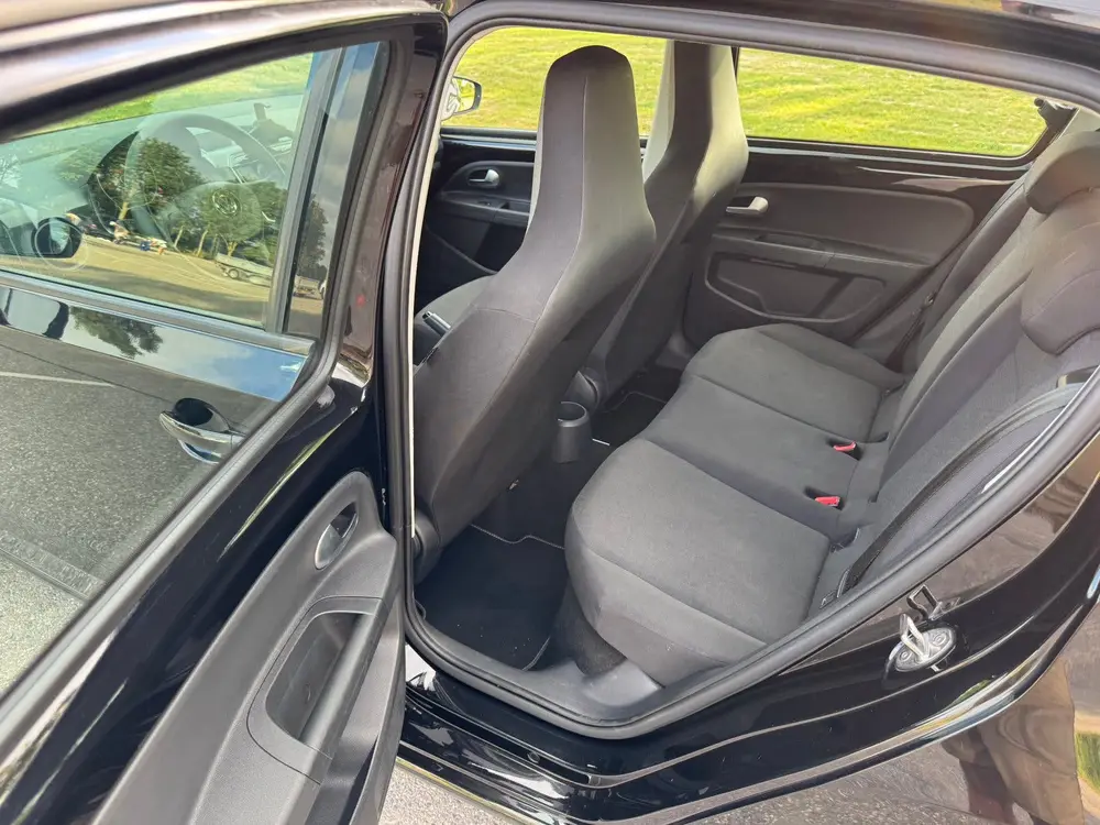 Volkswagen Up! 1.0 65PK 5D 2021 Zwart uit 2021, foto 7