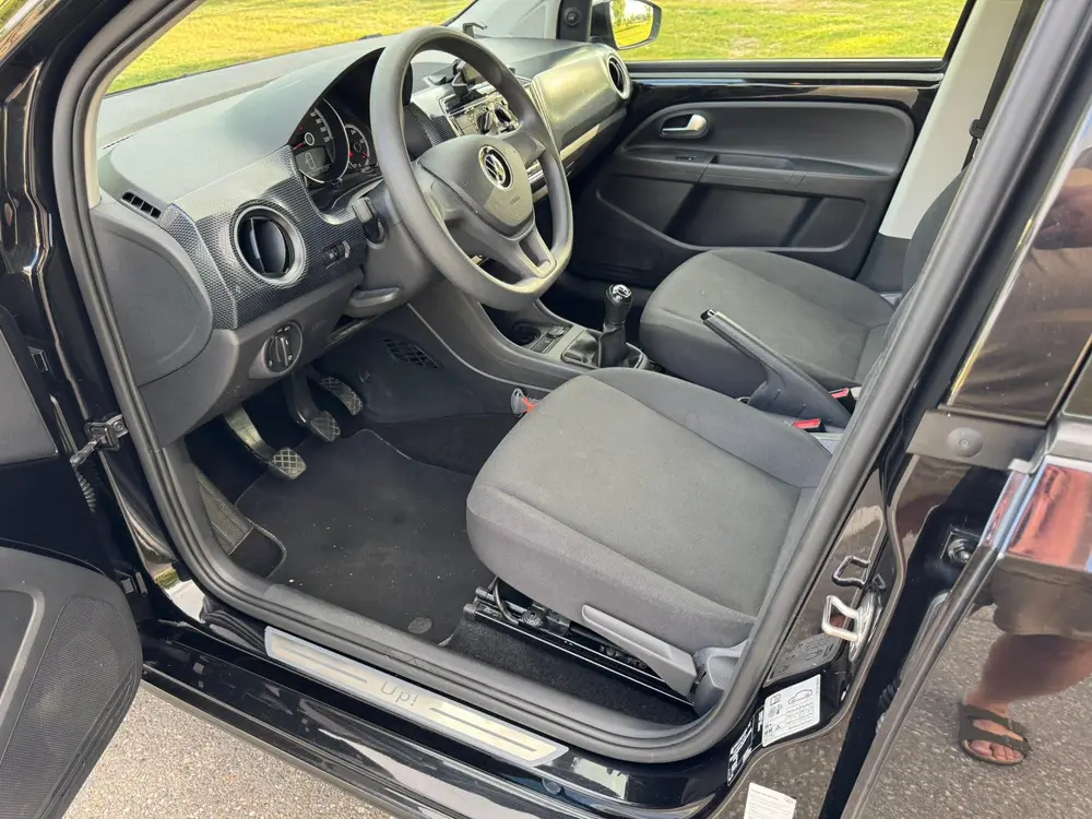 Volkswagen Up! 1.0 65PK 5D 2021 Zwart uit 2021, foto 8