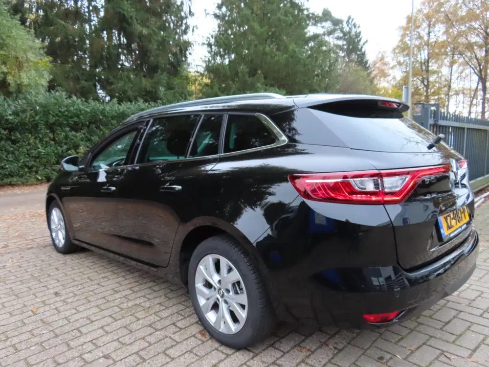 Renault Megane Mégane 1.3 TCe Limited AUTOMAAT uit 2019, foto 2