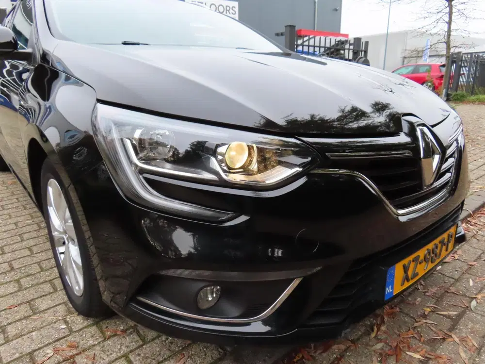 Renault Megane Mégane 1.3 TCe Limited AUTOMAAT uit 2019, foto 8