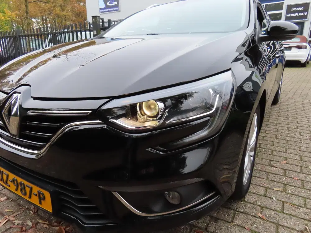 Renault Megane Mégane 1.3 TCe Limited AUTOMAAT uit 2019, foto 9