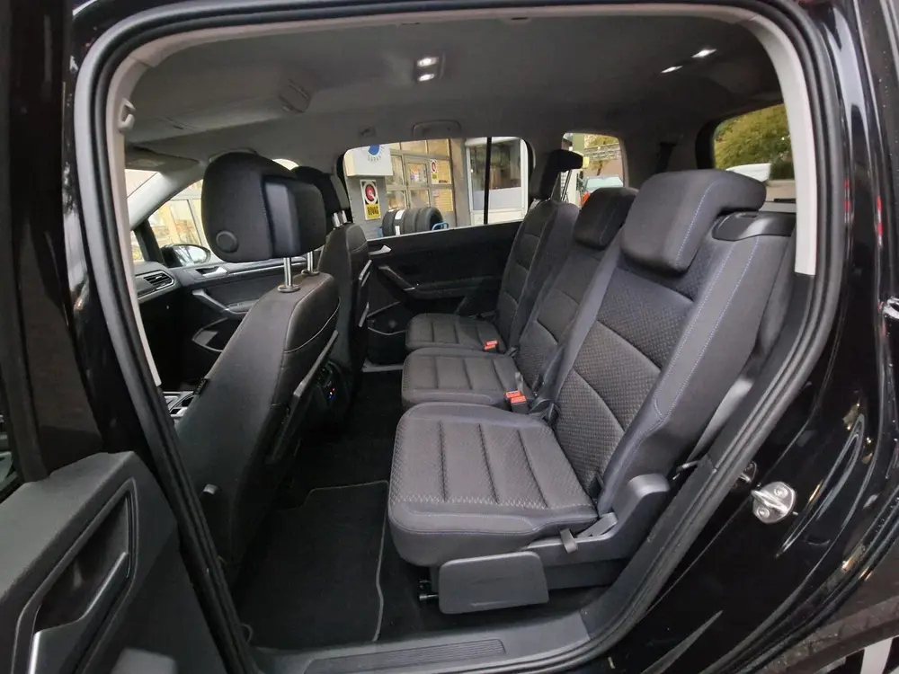 Volkswagen Touran 1.5 TSI DSG United R-line 7p|LED Matrix|7 uit 2020, foto 6