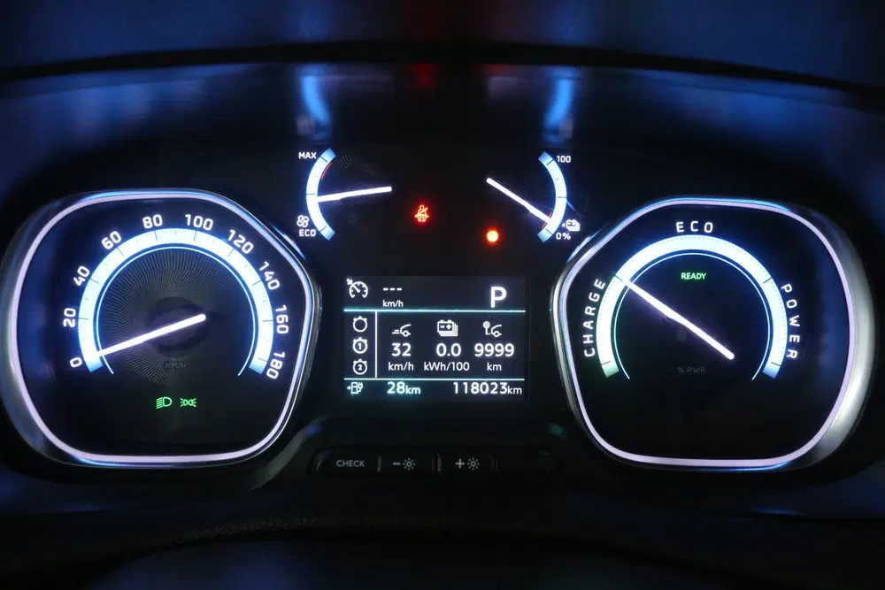 Peugeot Expert 75 kWh L2H1 uit 2022, foto 15