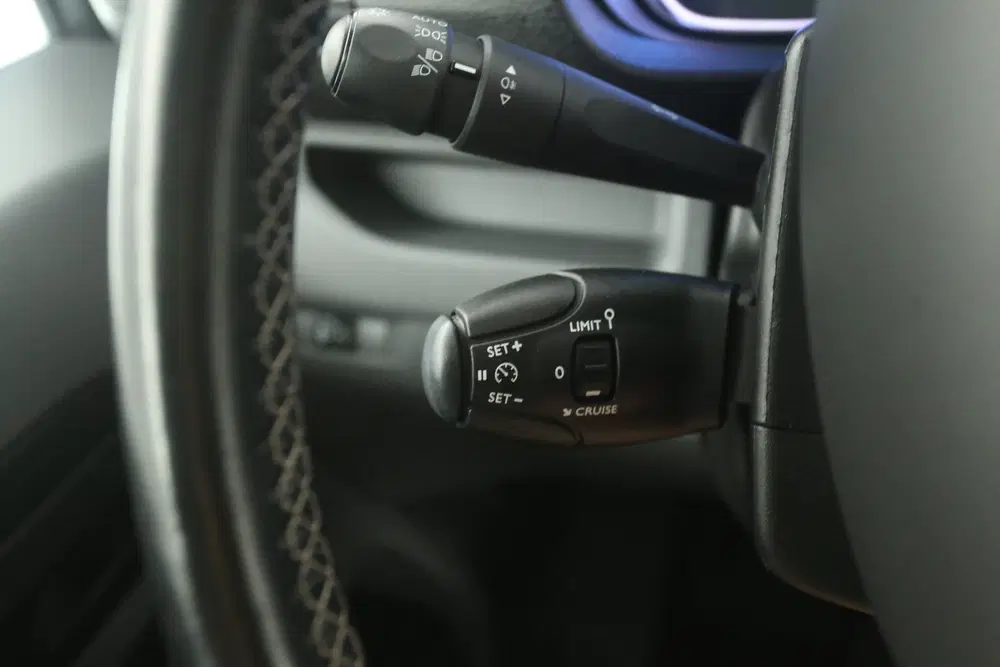 Peugeot Expert 75 kWh L2H1 uit 2022, foto 17