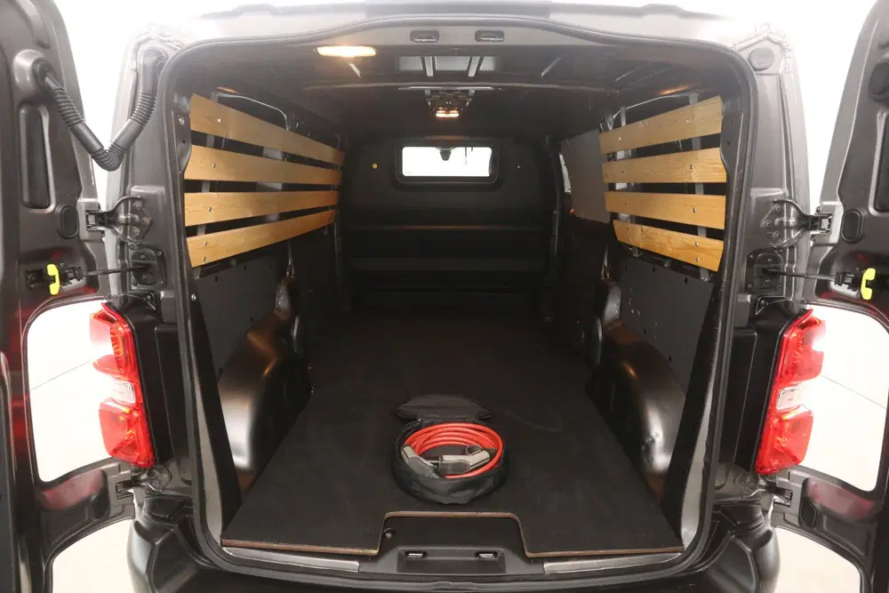 Peugeot Expert 75 kWh L2H1 uit 2022, foto 3