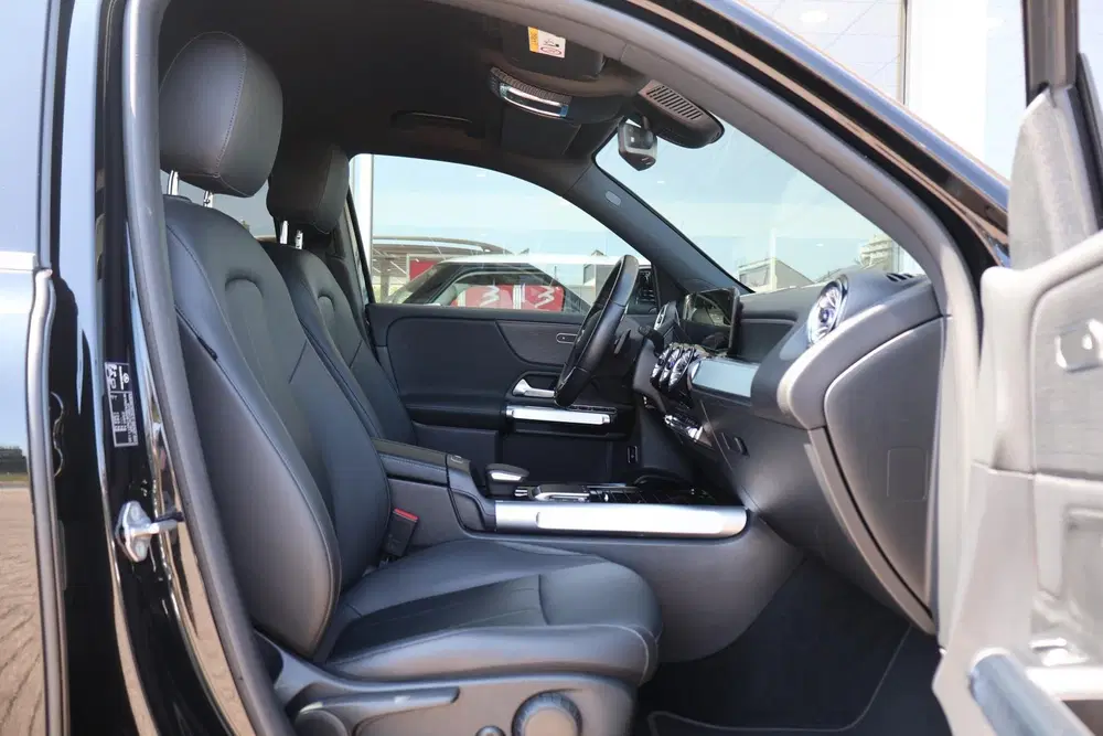 Mercedes-Benz EQB 300 228pk 4MATIC Luxury Line 67 kWh uit 2022, foto 16