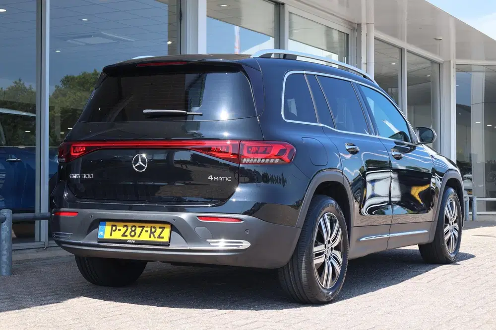 Mercedes-Benz EQB 300 228pk 4MATIC Luxury Line 67 kWh uit 2022, foto 2