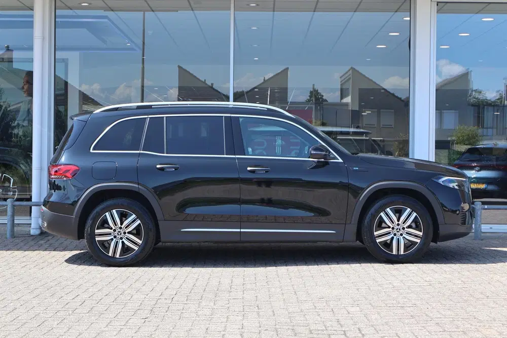 Mercedes-Benz EQB 300 228pk 4MATIC Luxury Line 67 kWh uit 2022, foto 3