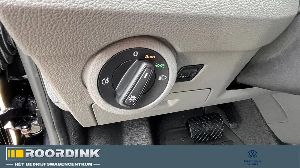 Volkswagen Transporter 150 pk DSG L2 Complete Sortimo inrich uit 2023, foto 14