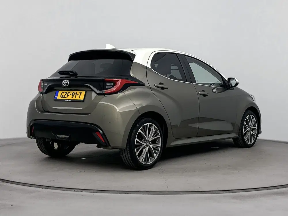 Toyota Yaris 1.5 VVT-i Executive uit 2021, foto 2
