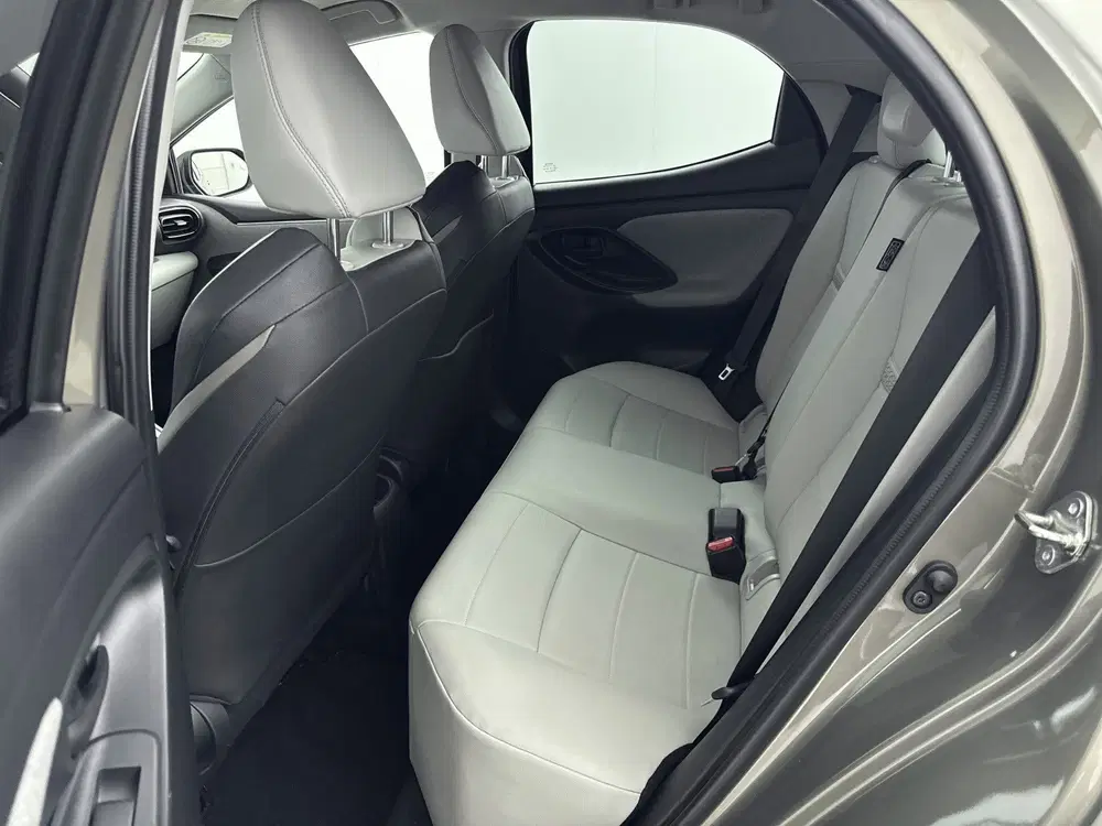 Toyota Yaris 1.5 VVT-i Executive uit 2021, foto 20