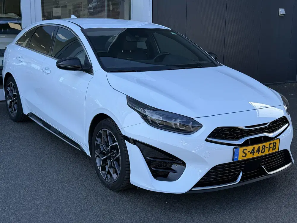 Kia ProCeed 1.0 T-GDi GT-Line uit 2023, foto 2