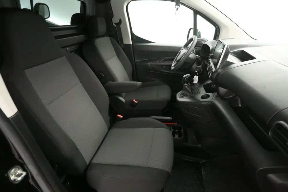 Opel Combo 1.5D uit 2021, foto 10