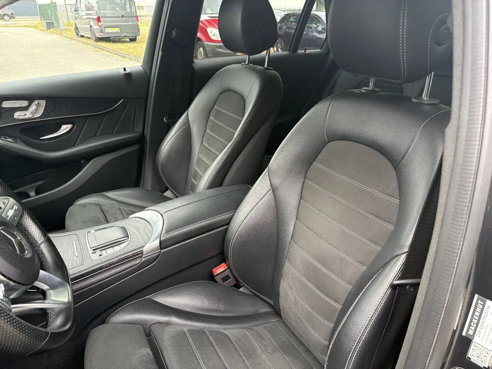 Mercedes-Benz GLC GLC 300e 4MATIC Business Solution AMG uit 2021, foto 12