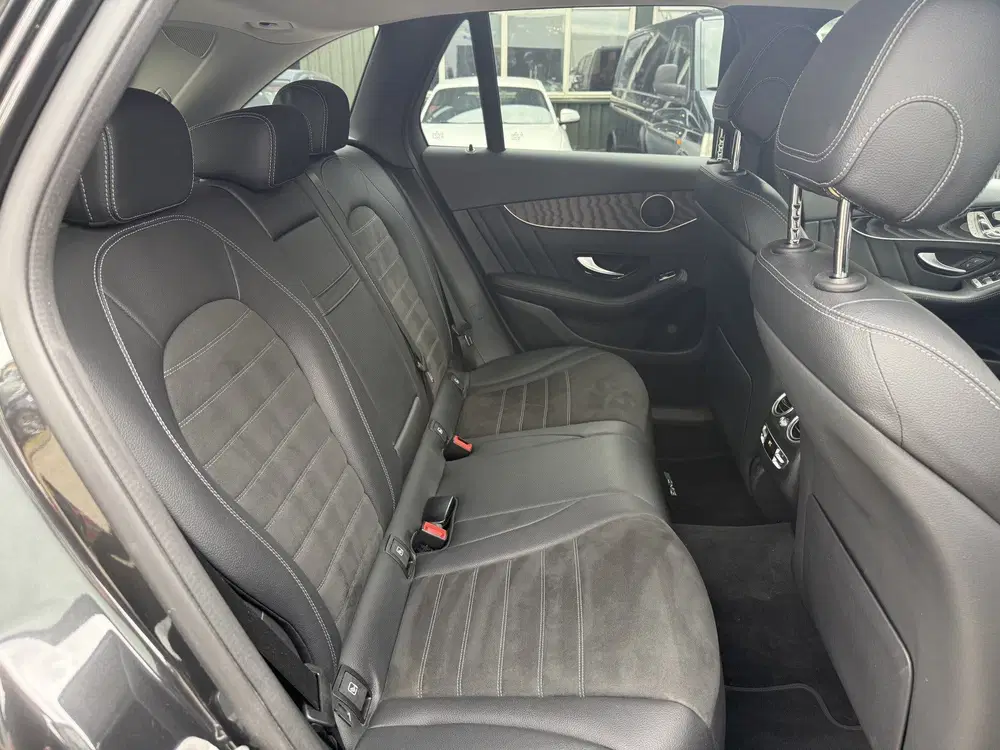 Mercedes-Benz GLC GLC 300e 4MATIC Business Solution AMG uit 2021, foto 17