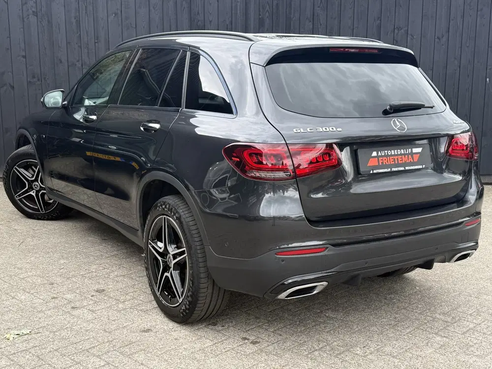 Mercedes-Benz GLC GLC 300e 4MATIC Business Solution AMG uit 2021, foto 3