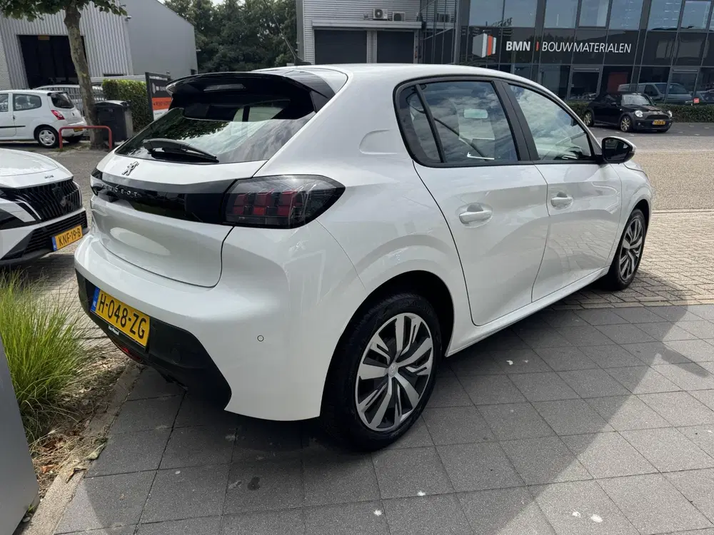 Peugeot 208 1.2 PureTech Blue Lease Active uit 2020, foto 4