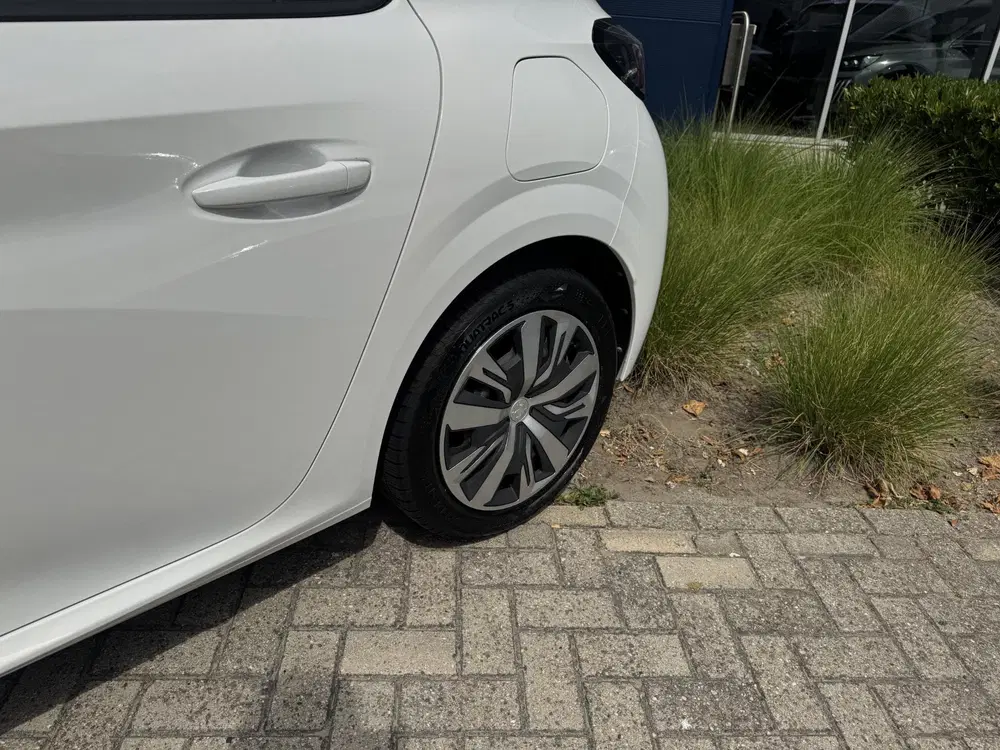 Peugeot 208 1.2 PureTech Blue Lease Active uit 2020, foto 8