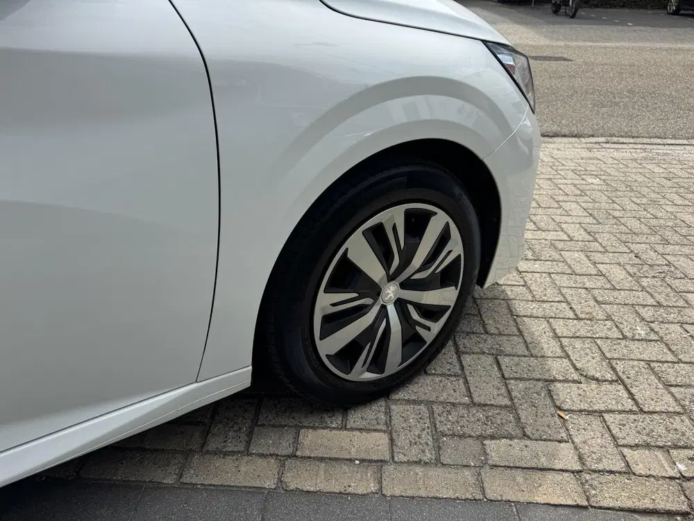 Peugeot 208 1.2 PureTech Active Pack uit 2023, foto 12