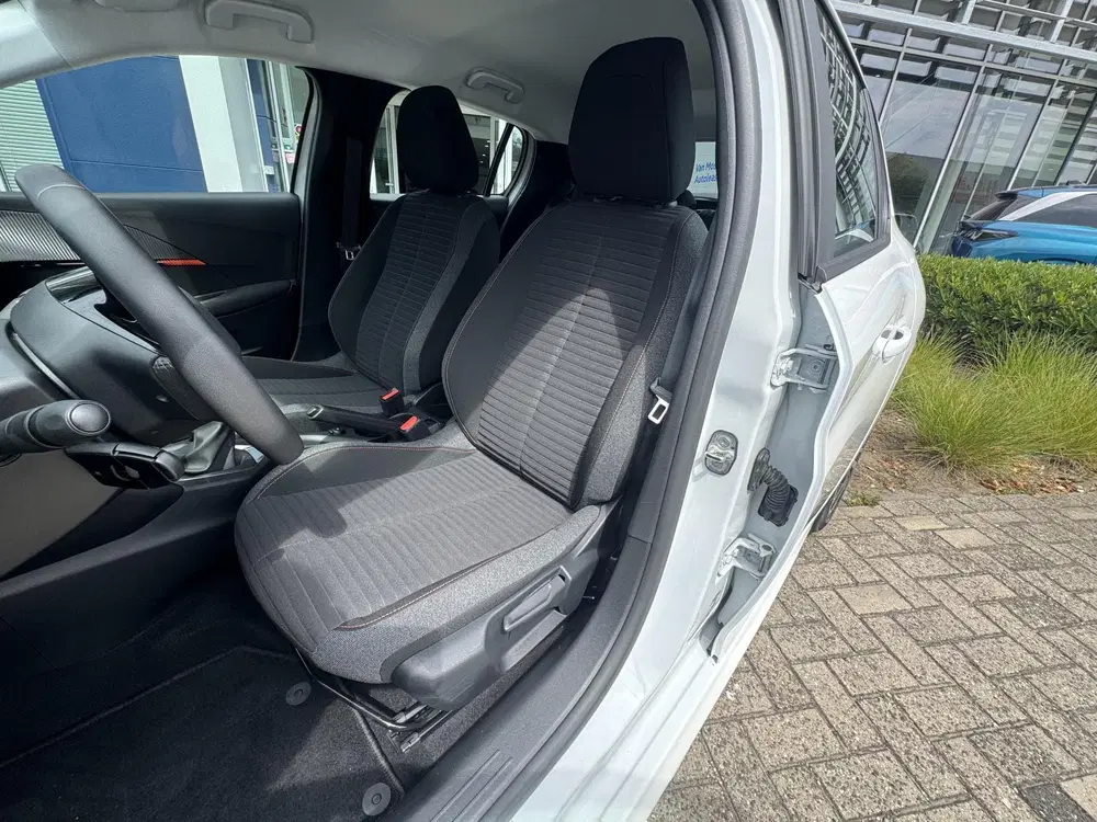 Peugeot 208 1.2 PureTech Active Pack uit 2023, foto 15