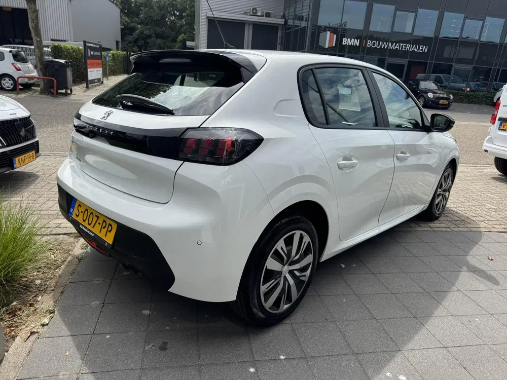 Peugeot 208 1.2 PureTech Active Pack uit 2023, foto 4