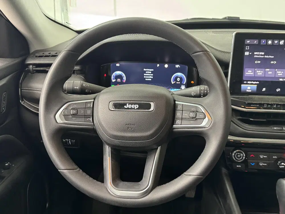 Jeep Compass 1.5T e-Hybrid Summit uit 2025, foto 15