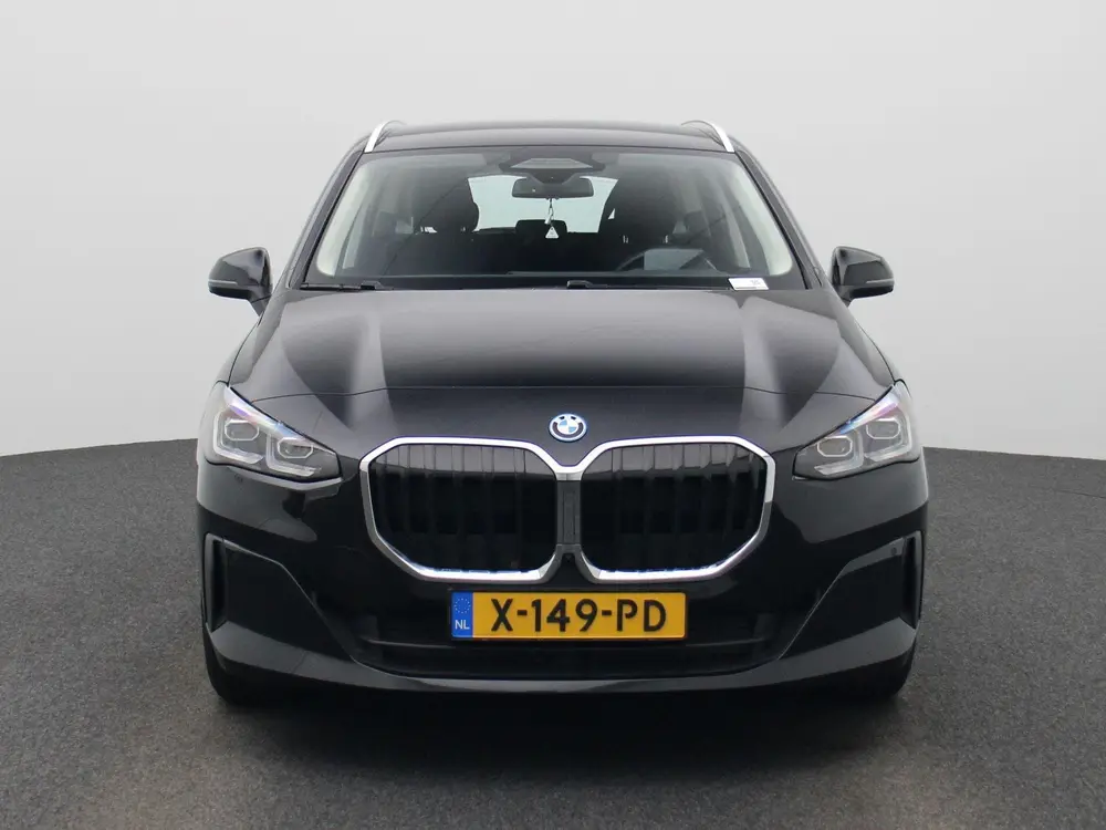 BMW 2-serie 230e xDrive uit 2024, foto 3