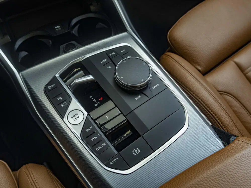 BMW 3-serie Touring 330e SoH 96% uit 2024, foto 12