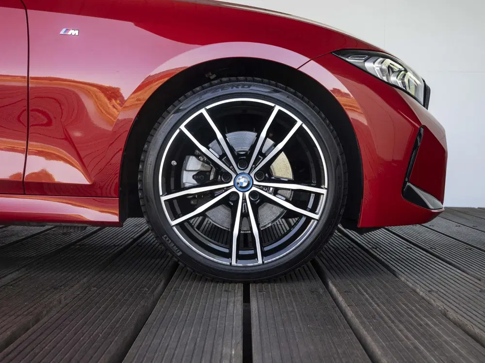 BMW 3-serie Touring 330e SoH 96% uit 2024, foto 9
