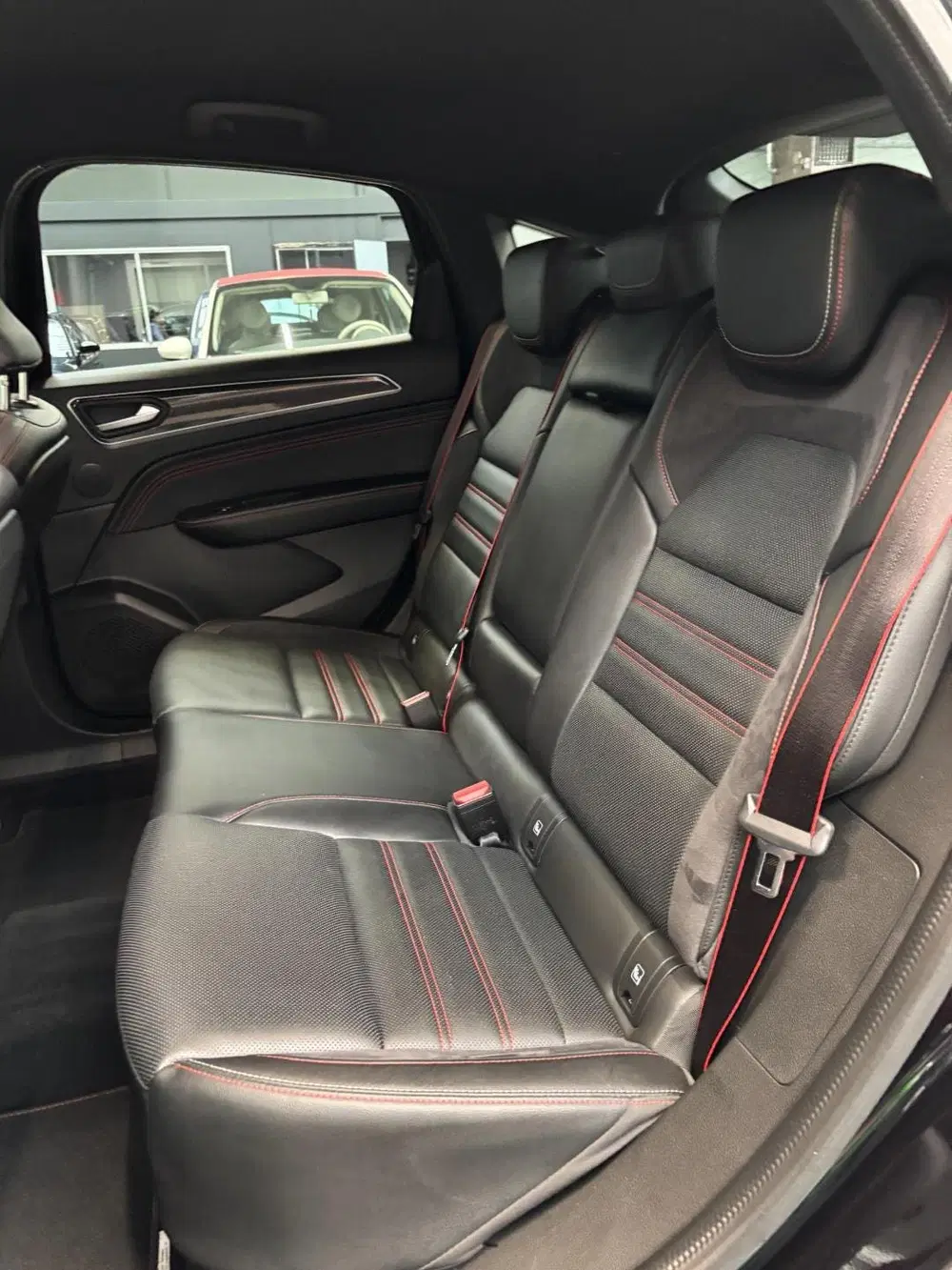 Renault Arkana 1.6 E-Tech Hybrid 145 R.S. Line uit 2021, foto 15