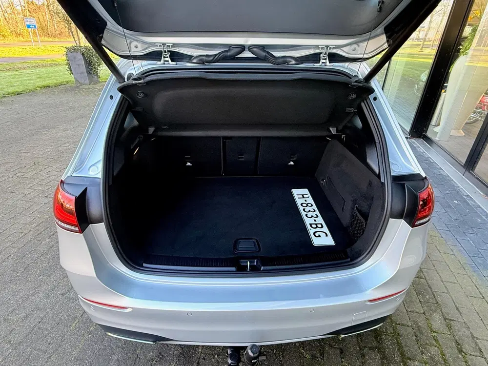 Mercedes-Benz B-Klasse 180 Business Solution AMG uit 2019, foto 13