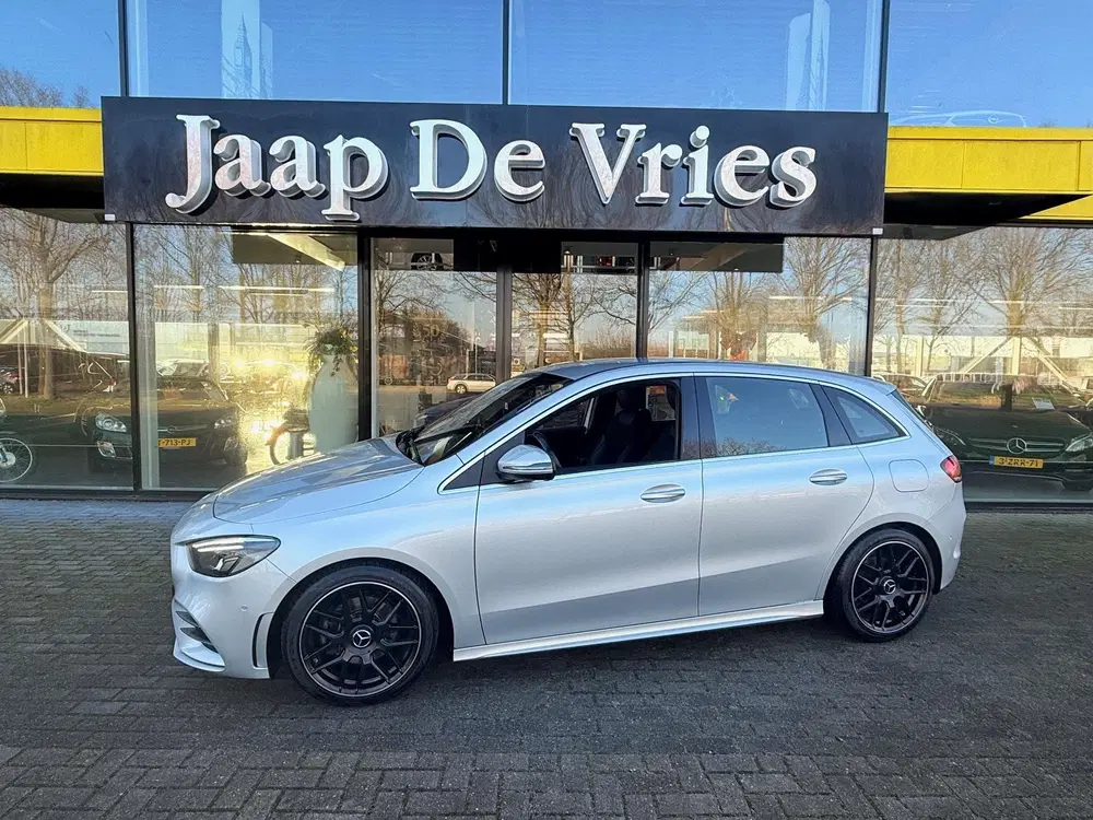 Mercedes-Benz B-Klasse 180 Business Solution AMG uit 2019, foto 2