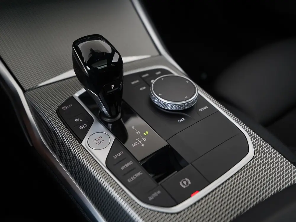 BMW 3-serie 320e M Sport Shadow uit 2022, foto 11
