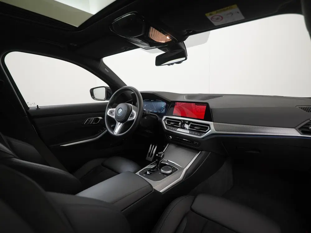 BMW 3-serie 320e M Sport Shadow uit 2022, foto 2
