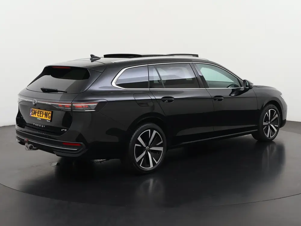 Volkswagen Passat Variant 1.5 eTSI Business DSG | Panoramada uit 2024, foto 6