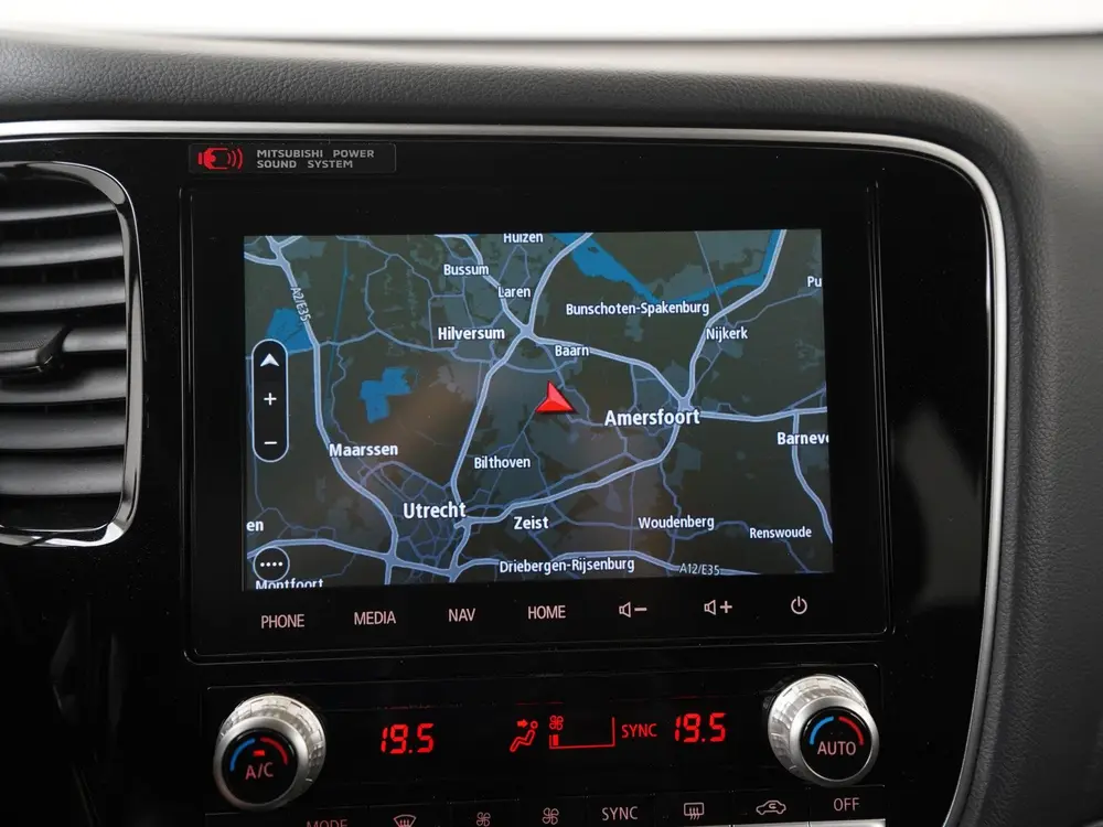 Mitsubishi Outlander 2.4 PHEV Instyle | Schuifdak | Leder | uit 2019, foto 17