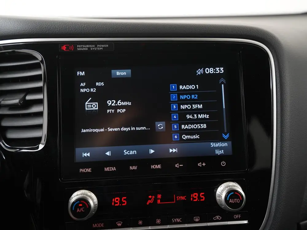 Mitsubishi Outlander 2.4 PHEV Instyle | Schuifdak | Leder | uit 2019, foto 19
