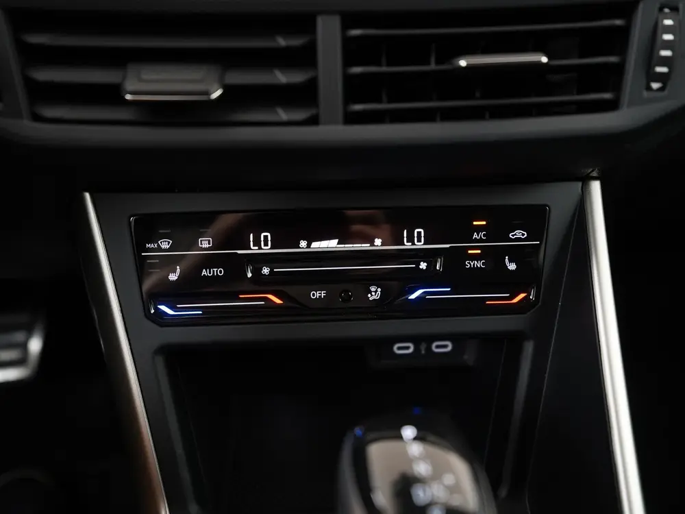 Volkswagen Polo 1.0 TSI Move DSG | Stoelverwarming | App Con uit 2024, foto 11