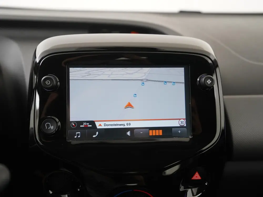 Peugeot 108 1.0 e-VTi Allure uit 2019, foto 12