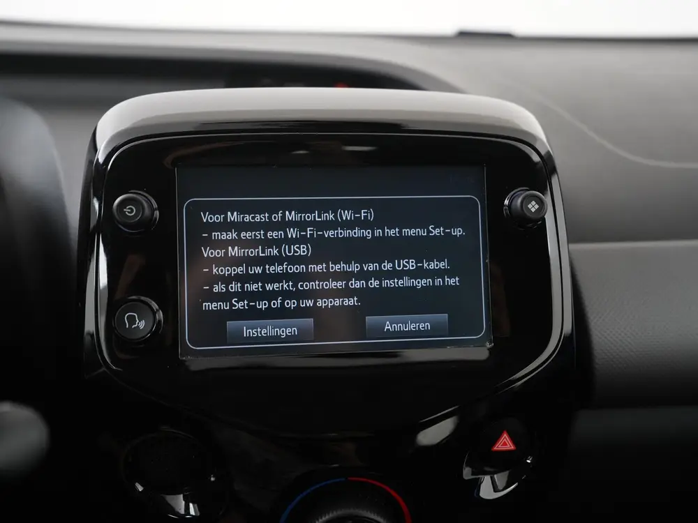 Peugeot 108 1.0 e-VTi Allure uit 2019, foto 15
