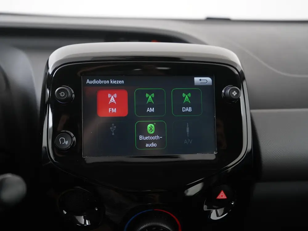 Peugeot 108 1.0 e-VTi Allure uit 2019, foto 16