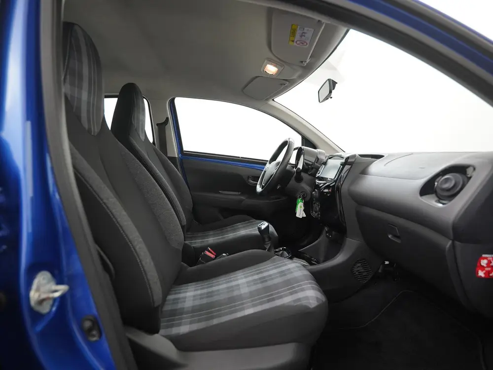 Peugeot 108 1.0 e-VTi Allure uit 2019, foto 3