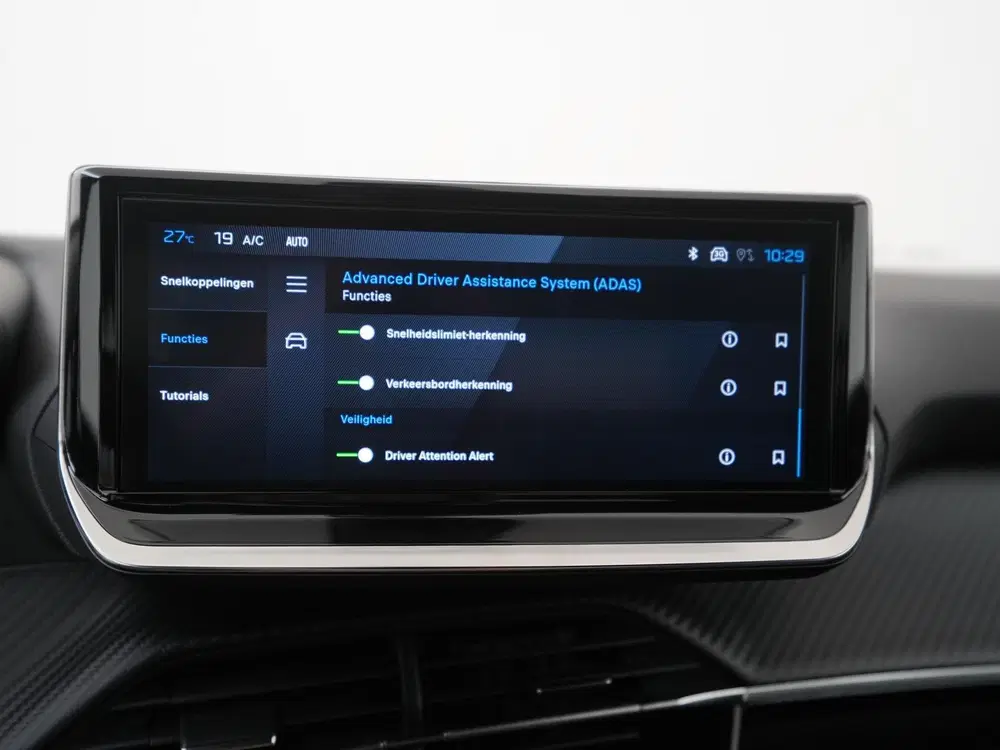 Peugeot 2008 1.2 PureTech 100 Allure uit 2024, foto 20