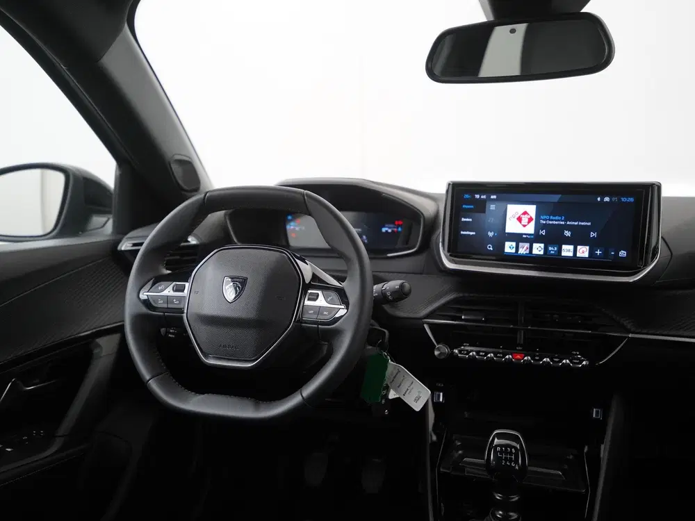 Peugeot 2008 1.2 PureTech 100 Allure uit 2024, foto 6